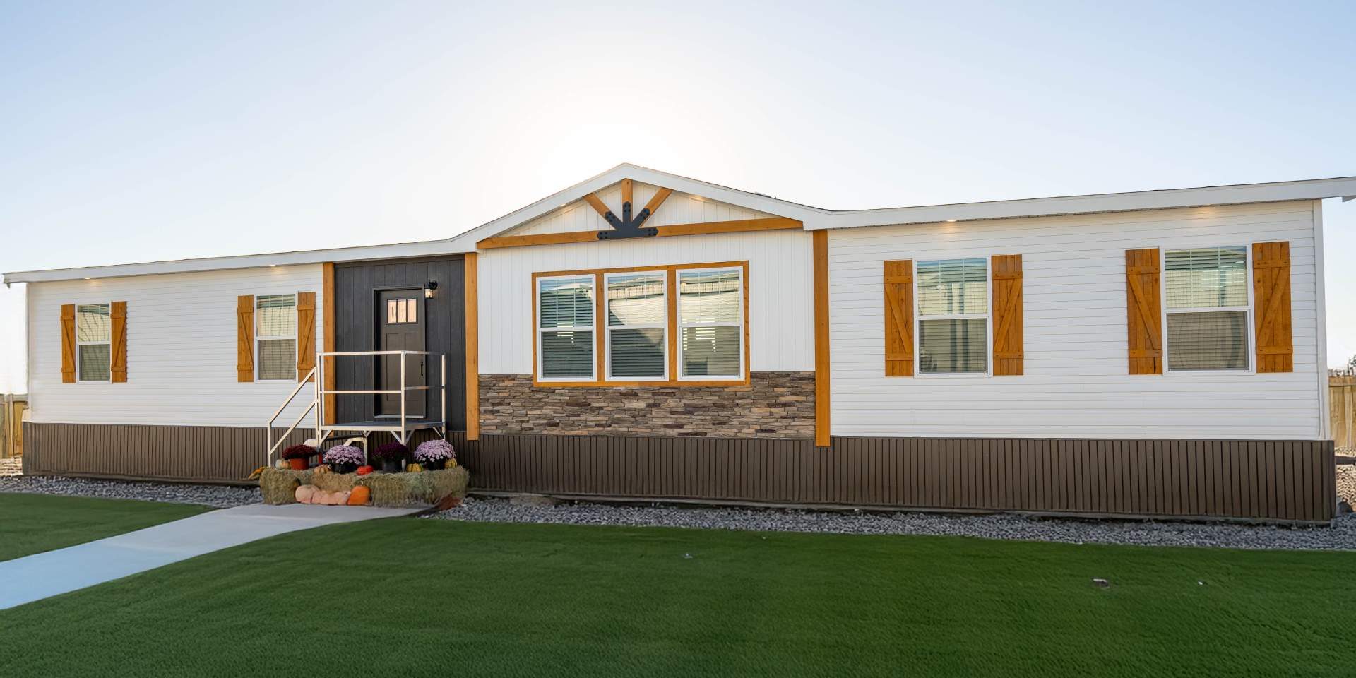 The Patton Creek CS-3249-ext-1